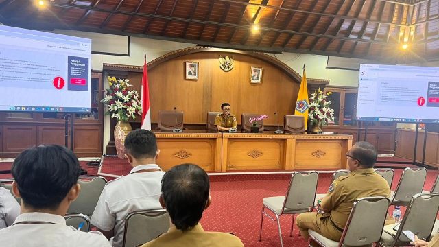 Rakor BKPSDM terkait proses seleksi PPPK di Ruang Pertemuan Lantai 3 Gedung BKPSDM Kota Denpasar, Senin (7/10/2024). Foto: dok/Pemkot Denpasar
