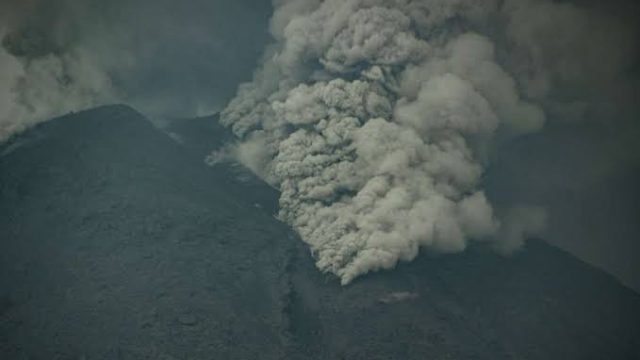 Erupsi Gunung Lewotobi Laki-laki, NTT. Foto: dok/pribadi