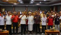 Wali Kota Denpasar, I Gusti Ngurah Jaya Negara saat membuka secara resmi Musyawarah Olahraga Kota (Musorkot) ke-7 KONI Kota Denpasar Tahun 2024 yang digelar di Graha Sewaka Dharma Kota Denpsar pada Sabtu (28/12/2024). Foto: dok/Pemkot Denpasar