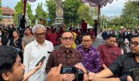 Wali Kota dan Wakil Wali Kota Denpasar Jaya Negara-Agus Arya Wibawa saat menghadiri pelaksanaan Denfest di Kawasan Catur Muka Denpasar. Foto: dok/Pemkot Denpasar