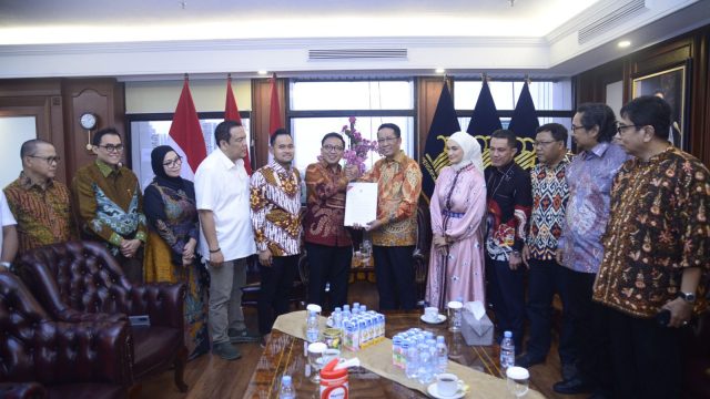Pengesahan Kepengurusan Dekopin dibawah Banbang Haryadi oleh Kementrian Hukum. Foto: dok/pribadi