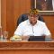 Pj Gubernur Bali Sang Made Mahendra Jaya saat memimpin rapat koordinasi bersama kepala daerah pada Kamis (16/01/2025). Foto: dok/pribadi