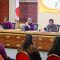 Waki Kota Denpasar Jaya Begara saat memimpin langsung Rakor Percepatan Pengelolaan Sampah Tahun 2025 di Ruang Pertemuan Graha Sewaka Dharma, Lumintang Denpasar, Selasa (7/1/25). Foto: dok/hms