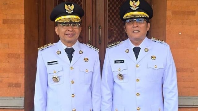 Gubernur dan Wakil Gubernur Bali periode 2025-2030, Wayan Koster dan Nyoman Giri Prasta. Foto: tim/diksimerdeka.com