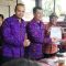 Ketua Dewan Perwakilan Rakyat Daerah (DPRD) Provinsi Bali, Dewa Made Mahayadnya (tengah) saat menerima aspirasi Aliansi Bali Tidak Diam di Wantilan Gedung DPRD Bali, Senin (17/2/25). Foto: tim/diksimerdeka.com