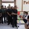 Wali Kota Denpasar I Gusti Ngurah Jaya Negara saat meninjau langsung pelaksanaan MBG di SMPN 1 dan SMAN Denpasar, Senin (17/03/2025). Foto: dok/Pemkot Denpasar