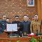 Wali Kota Denpasar, I Gusti Ngurah Jaya Negara bersama Pimpinan DPRD Denpasar usai Rapat Paripurna ke-7 Masa Persidangan I DPRD Kota Denpasar di Gedung DPRD Kota Denpasar pada Senin (17/3/2025). Foto: dok/Pemkot Denpasar