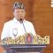 Gubernur Bali Wayan Koster saat pidato sambutan acara serah terima jabatan Bupati Klungkung di Balai Budaya Klungkung, Kamis (6/3/25). Foto: tim/diksimerdeka.com