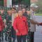 Gubernur Bali Wayan Koster menyambut kedatangan Menteri Pertahanan (Menhan) Republik Indonesia Sjafrie Sjamsoeddin di Base Ops Lanud I Gusti Ngurah Rai, Jumat 4 April 2025. Foto: tim/diksimerdeka.com