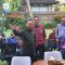 Sekda Bali Dewa Indra melakukan pertemuan dengan Kepala OPD Pemprov Bali yang berlangsung dalam suasana santai di Halaman Kantor BPBD Provinsi Bali, Selasa (8/4/2025). Foto: dok/Pemprov Bali