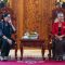 Putri Koster saat menerima Ketua Komunitas Cinta Berkain Indonesia (KCBI) Provinsi Bali Anak Agung Sagung Inten di Gedung Jayasabha Denpasar, Senin (28/4/2025). Foto: dok/Pemprov Bali