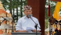 Gubernur Bali Wayan Koster bersama Konsul Kehormatan RI untuk Polandia Miroslaw Wawrowski, sejumlah menteri dari Indonesia dan Polandia, serta tamu kehormatan lainnya secara simbolis memotong pita saat peresmian Taman Budaya Bali Indah di Dolina Charlotty, Polandia, Senin (16/6/2025). Peresmian ini menandai babak baru kerja sama budaya antara Bali dan Polandia. Foto: dok/tim