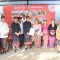 Wali Kota Denpasar I Gusti Ngurah Jaya Negara menyerahkan bantuan rehabilitasi tempat produksi gerabah Merta Sari, Desa Ubung Kaja, Kamis (19/6/2025). Foto: dok/Pemkot Denpasar