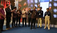 Wakil Wali Kota Denpasar, I Kadek Agus Arya Wibawa, meluncurkan inovasi pelayanan pajak digital bernama Paon Gatsu, bertempt di Atrium Living World Denpasar, Jumat (5/7/2025). Foto: dok/pribadi