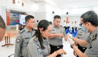Pelaksanaan tes urine di Lapas Kelas IIA Kerobokan, Senin (07/07/2025). Foto: dok/Lapas Kerobokan