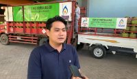 Kepala Bidang LPG Hiswana Migas Area Besuki, Fandy Setia Laksana, memastikan stok elpiji 3 kg di Jember aman meski distribusi terdampak penutupan Jalur Gumitir, Rabu (23/7/2025).