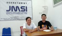 Ketua JMSI Babel, Supri (kanan), bersama Sekretaris Wahyu Kurniawan (kiri) saat memberikan keterangan terkait pelaksanaan UKW perdana JMSI Kepulauan Bangka Belitung, Rabu (30/7/2025)