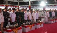 Konsolidasi percepatan Gerakan Bali Bersih Sampah di Pura Samuan Tiga, Bedulu Blahbatuh, Gianyar, Jumat (11/7). Foto: tim/diksimerdeka.com