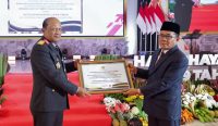 Foto: Penyerahan komitmen hibah dilakukan saat peringatan Hari Bhayangkara ke-79 di Markas Polda Jatim, Selasa (1/7/2025)