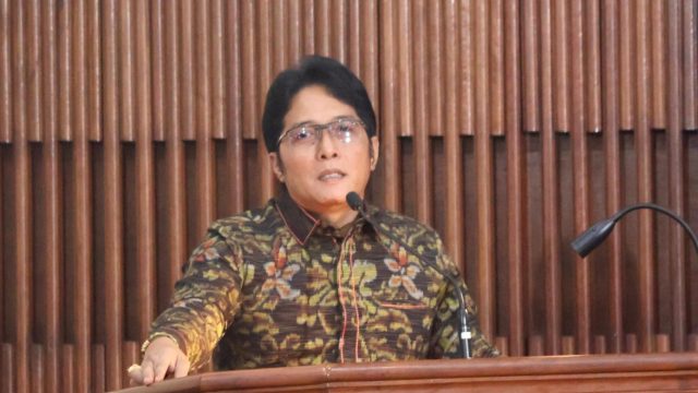 Wakil Gubernur Bali I Nyoman Giri Prasta saat membuka Rapat Koordinasi Tim Koordinasi Penanggulangan Kemiskinan (TKPK) Provinsi Bali Tahun 2025, Selasa (15/7/2025). Foto: dok/Pemrov Bali