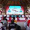 Putri Suastini Koster dalam acara aksi sosial bertajuk “Menyapa dan Berbagi” yang digelar di Wantilan Desa Adat Penyaringan, Kecamatan Mendoyo, Rabu (16/7/2025). Foto: dok/Pemprov Bali