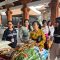 Pelaksanaan Bazar Pangan Pemkot Denpasar yang digelar guna mendukung optimalisasi pengendalian inflasi di Kawasan Banjar Bun, Kelurahan Dangin Puri, pada Jumat (25/7/2025). Foto: dok/Pemkot Denpasar