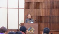 Gubernur Bali Wayan Koster saat menyampaikan penjelasan RAPBD 2025, Rabu (09/07/2025). Foto: dok/Pemprov Bali