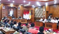 Kunjungan Komisi VII DPR RI yang dipimpin Dr. Evita Nursanty Iqbal di Jayasabha, Denpasar, Rabu (2/7/2025). Foto: dok/Pemprov Bali