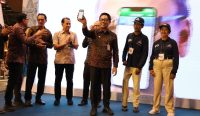 Wakil Wali Kota Denpasar Arya Wibawa saat membuka High Level Meeting (HLM) Tim Percepatan dan Perluasan Digitalisasi Daerah (TP2DD), Jumat (04/07/2025). Foto: dok/Pemkot Denpasar