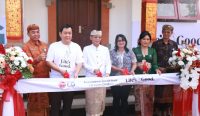 Bupati Klungkung I Made Satria meresmikan Perpustakaan LG Loves Children bertempat di SD Negeri 2 Dawan Klod