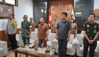 Peluncuran Kelembagaan Koperasi Desa/Kelurahan Merah Putih melalui Zoom Meeting di Ruang Vicon Kantor Bupati Klungkung, Senin (21/7).