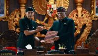 Wabup Tjok Surya menghadiri Rapat Paripurna  II bertempat di Sabha Nawa Natya Kantor DPRD Klungkung, Rabu (9/7).