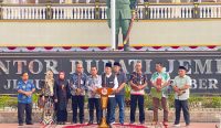 Bupati Jember Muhammad Fawait mengumumkan layanan pengurusan dokumen Pekerja Migran Indonesia (PMI) kini bisa dilakukan di Mal Pelayanan Publik Jember mulai 1 September 2025.