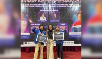Tim startup Benang Jiwa berpose usai meraih Juara 3 dan penghargaan Best Product Innovation dalam ajang Industry–University Immersion Program 2025 di Universitas Sriwijaya, Palembang, Sumatera Selatan.