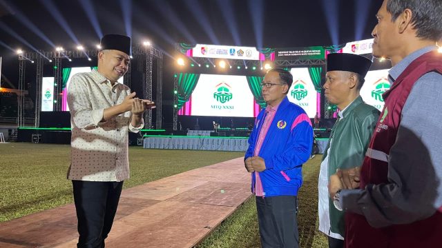 Bupati Jember Muhammad Fawait bersama jajaran meninjau persiapan akhir pembukaan MTQ XXXI Jawa Timur di Stadion Jember Sport Garden.