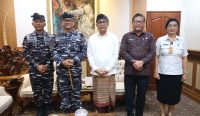 Wali Kota Denpasar, I Gusti Ngurah Jaya Negara bertamu Komandan Pangkalan TNI Angkatan Laut (Lanal) Denpasar, Kolonel Laut (P) Cokorda G.P. Pemayun, di Kantor Wali Kota Denpasar, Rabu (3/9/2025). Foto: dok/Pemkot Denpasar