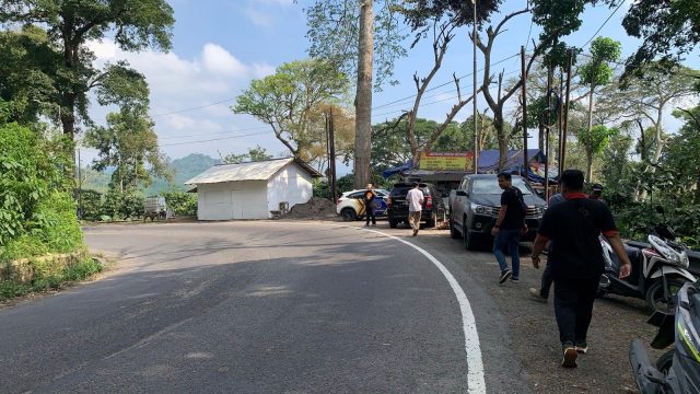 Suasana jalur Gumitir yang kembali dibuka lebih awal dari target setelah perbaikan longsor rampung lebih cepat.