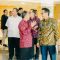 Gubernur Bali Wayan Koster berbincang dengan Menteri Kesehatan RI Budi Gunadi Sadikin usai melakukan audiensi di Jakarta, akhir September 2025. Pertemuan tersebut membahas bantuan alat kesehatan serta persiapan Bali sebagai tuan rumah pertemuan dokter jantung dunia.