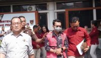Kejati Bali menahan dua tersangka kasus dugaan tindak pidana korupsi penyaluran bantuan rumah bagi Masyarakat Berpenghasilan Rendah (MBR) di Kabupaten Buleleng tahun anggaran 2021–2024. Foto: dok/pribadi