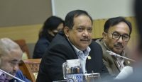 Anggota Komisi III DPR RI Rikwanto menyampaikan pandangan dalam Rapat Kerja Komisi III DPR RI bersama Ketua KPK di Senayan, Jakarta, Rabu (28/1/2026).