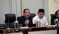 Anggota Komisi IV DPR RI, Johan Rosihan saat Rapat Dengar Pendapat Umum dengan sejumlah organisasi masyarakat sipil di Gedung Nusantara, Senayan, Jakarta, Senin (26/1/2026). Foto: Mentari/Mahendra.