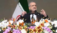 Presiden Iran Masoud Pezeshkian menyampaikan pidato dalam peringatan 47 tahun Revolusi Islam 1979 di Teheran, Iran, 11 Februari 2026. Di tengah eskalasi serangan AS–Israel dan memanasnya kembali isu program nuklir, media pemerintah memastikan Pezeshkian dalam kondisi aman. Foto: Xinhua/SIPA