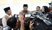 abu rokhmad dirjen bimas islam kemenag memberikan keterangan sidang isbat idul fitri 2026