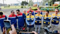 Dirjen Migas Laode Sulaeman konferensi pers di Kilang Balongan memastikan stok BBM dan LPG aman selama Ramadan dan Lebaran 2026.