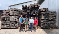 Barang bukti kayu eboni ilegal hasil penindakan Gakkum Kehutanan Maluku Papua