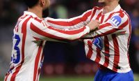 Joao Felix dan Nicolas Gonzales merayakan gol Atletico Madrid dalam pertandingan Liga Champions