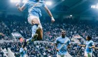 Selebrasi Omar Marmoush usai mencetak gol Manchester City saat laga Piala FA menjelang duel West Ham vs Manchester City