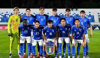 Skuad Timnas Italia berpose sebelum laga playoff Piala Dunia