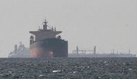 Kapal tanker berlabuh di laut Selat Hormuz di tengah konflik dan ketegangan