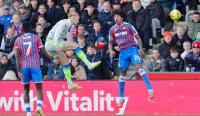 Erling Haaland mencetak gol untuk Manchester City saat menghadapi Crystal Palace di Selhurst Park pada 14 Desember 2025.